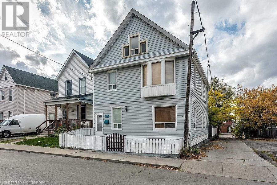 Primary Photo - 273 Rosslyn Ave N
