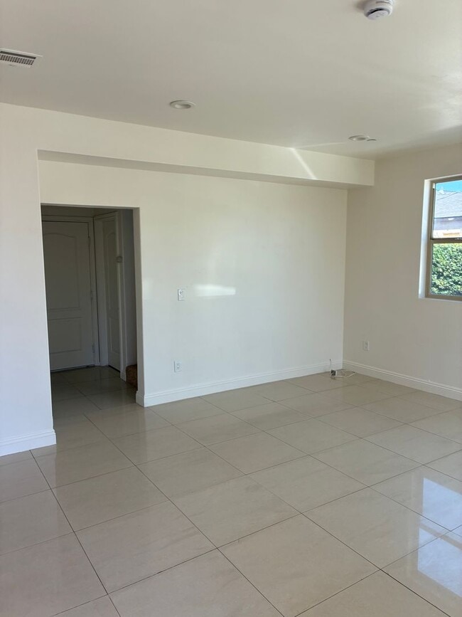 Foto del edificio - 9619Long