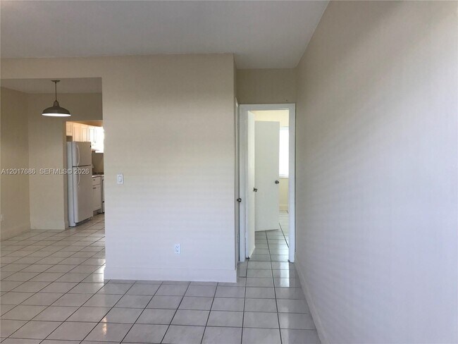 Foto del edificio - 745 81st St