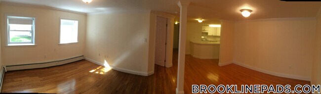 Building Photo - 1539 Beacon St
