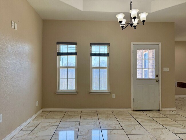 Foto del edificio - For Rent