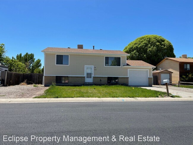 Building Photo - 3 br, 2 bath House - 3055 Gunnison Ave