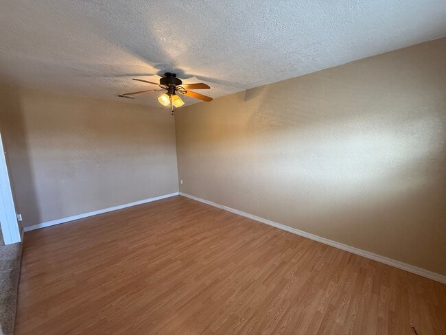 Foto del edificio - 2bed/ 1bath convenient  to CAFB