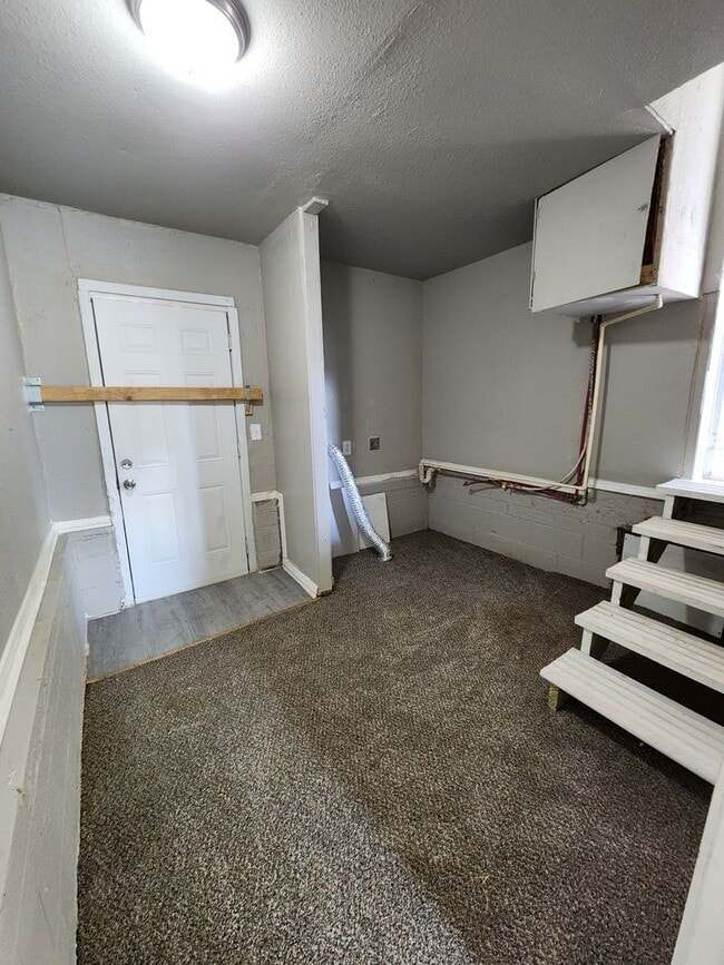 Building Photo - 3 Bedroom House in OKC