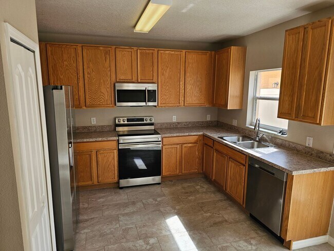 Foto del edificio - DANIELS LANDING includes CABLE, INTERNET &...