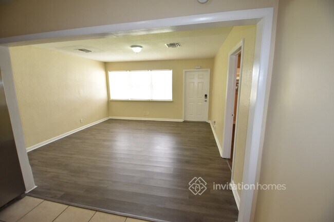 Foto del edificio - 6315 SW 24th St