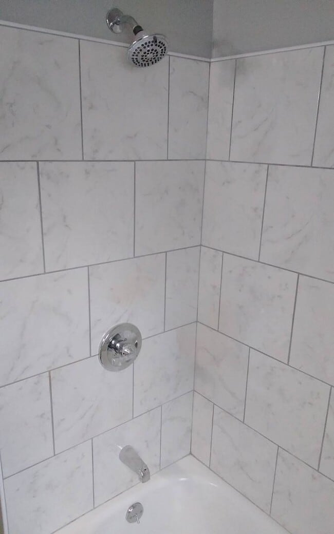 Foto del edificio - 2 bedroom house in Colonial Heights