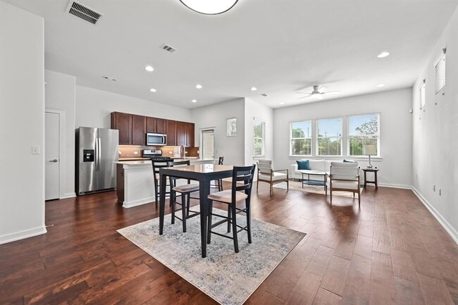 Building Photo - 8901 Parker Ranch Cir