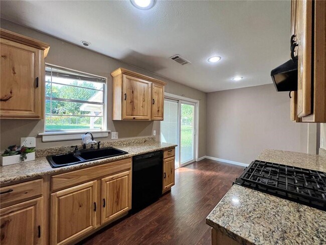 Foto del edificio - 1502 White Rd