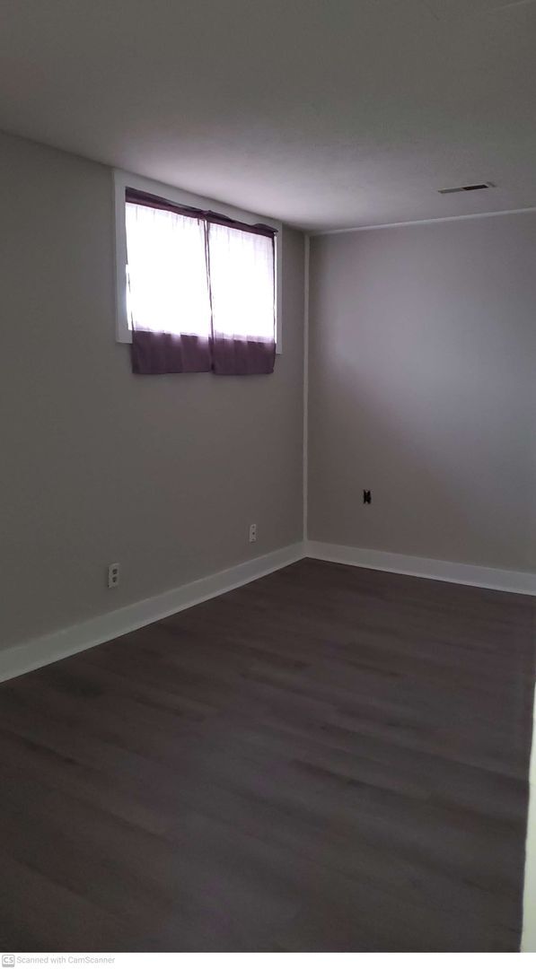 Building Photo - 2 bed 1 bath close to everything in Ketter...