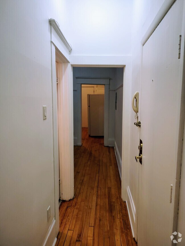 Building Photo - 362 Friel St
