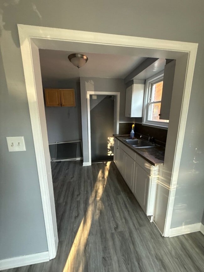 Building Photo - 3 Bedroom Home In Detroit