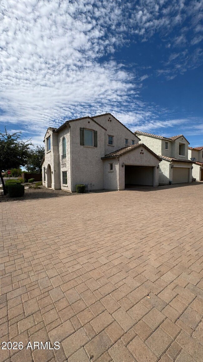 Foto del edificio - 5396 W Molly Ln