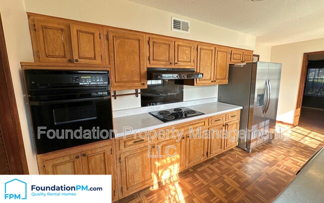 Building Photo - 5619 Ackerman Cove