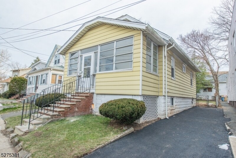2721 Vauxhall Rd, Union, NJ 07083 House Rental in Union, NJ