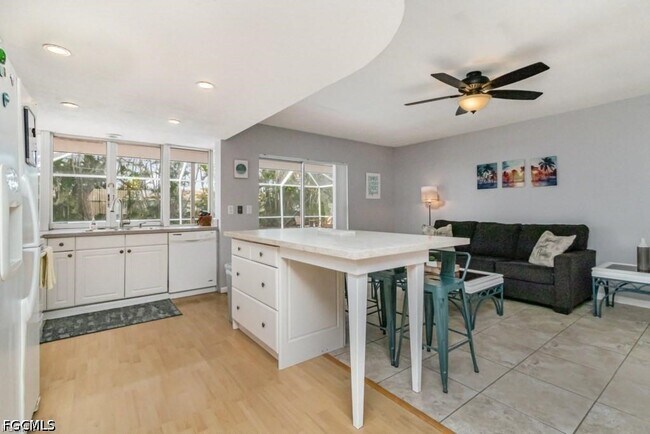 Foto del edificio - 922 SE 25th Ln