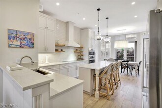 Building Photo - 6849 Grenadier Blvd