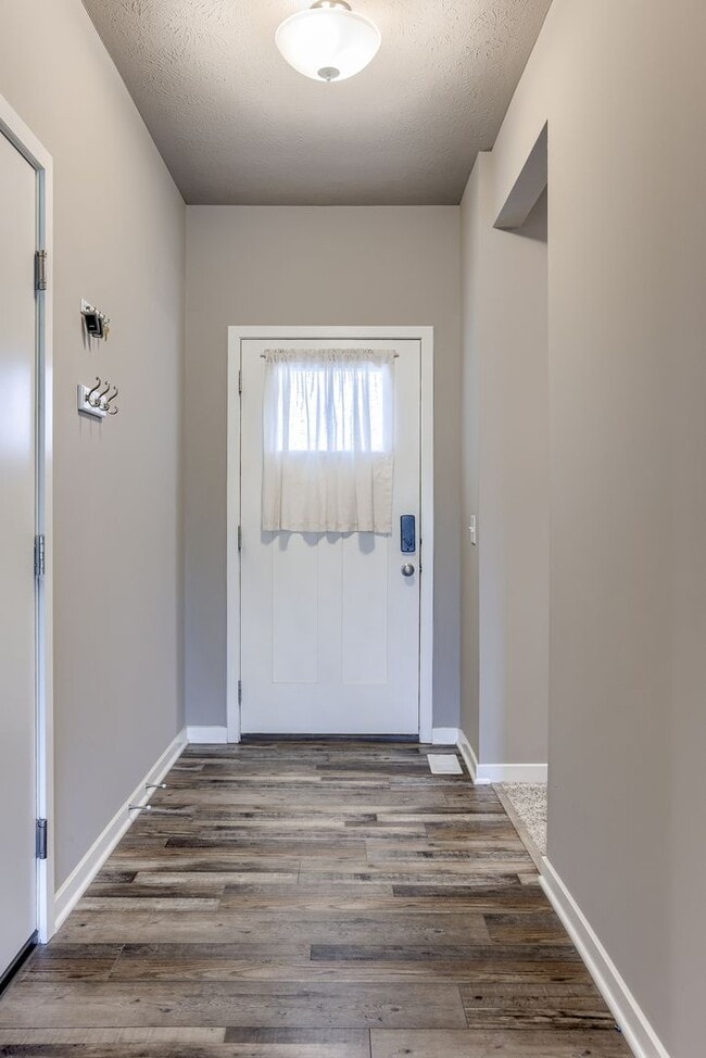 Building Photo - Gorgeous 3 Bedroom In Papillion!!