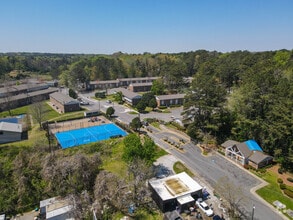 Building Photo - Brentwood Townhomes