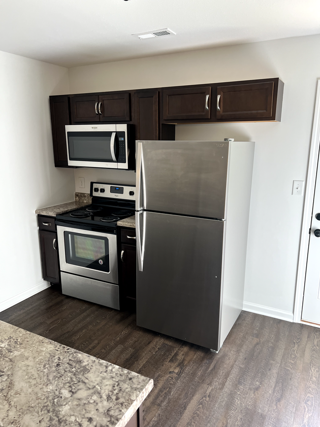 Foto del edificio - 706 Needmore Rd apartment 2