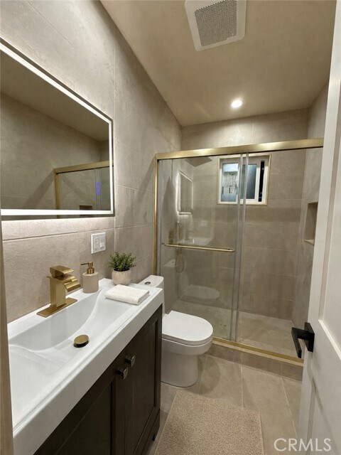 Foto del edificio - 7879 Claybeck Ave