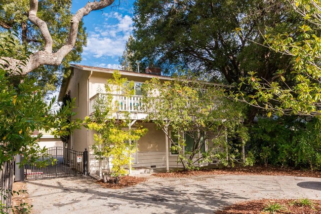 Building Photo - 3975 La Donna Ave