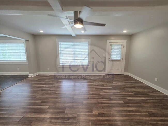 Foto del edificio - 3523 Barwood Cir