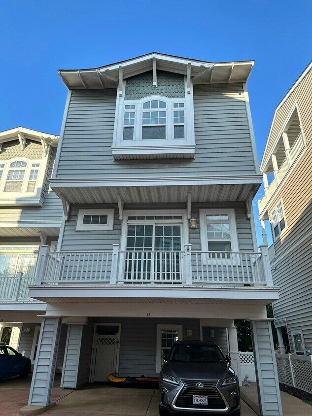 Primary Photo - 2080 E Ocean View Ave