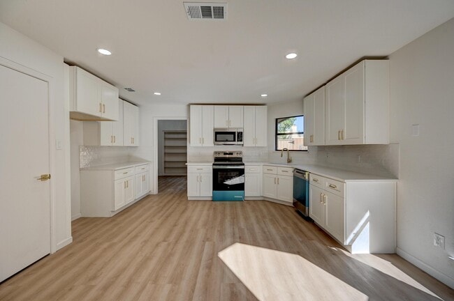 Building Photo - 3317 Scarlet Oak Ct