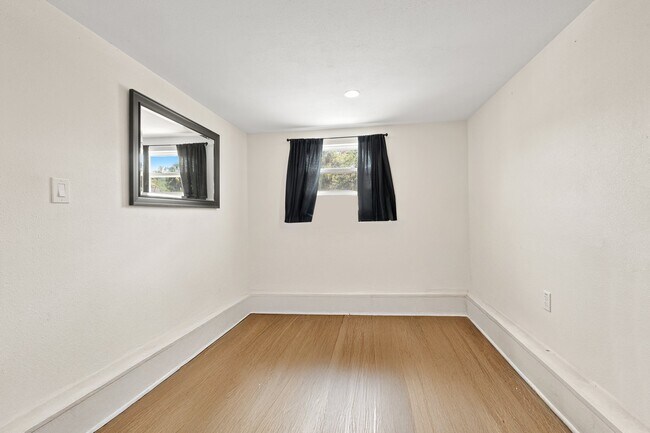 Foto del edificio - 2501 Oakdale St S