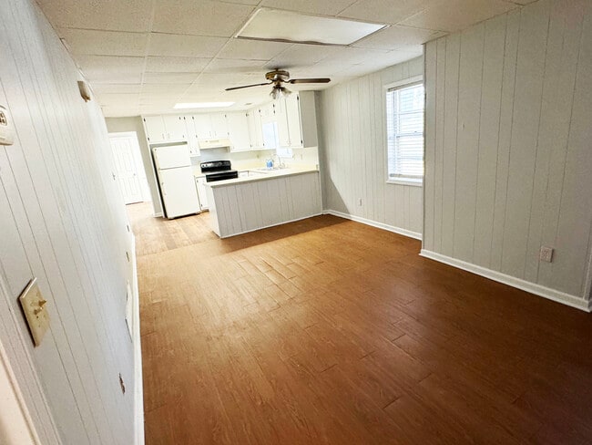 Kitchen View to Spacious Family Room - 986 Level Creek Rd