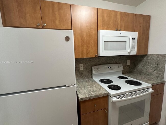 Foto del edificio - 1100 SW 36th Ct