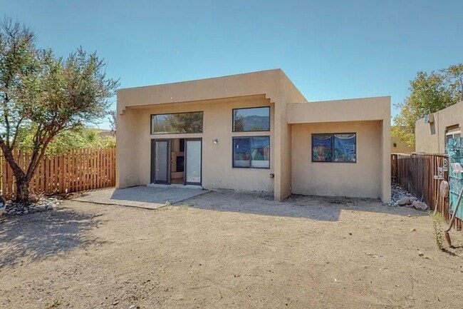 Building Photo - 2411 Tramway Terrace Ct NE