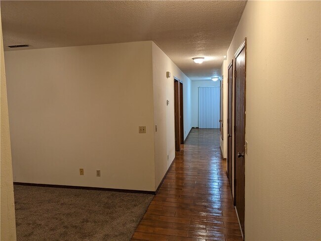 Foto del edificio - 2863 Kasey Ave