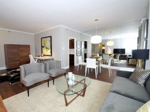 Foto del edificio - 193 E Chestnut St