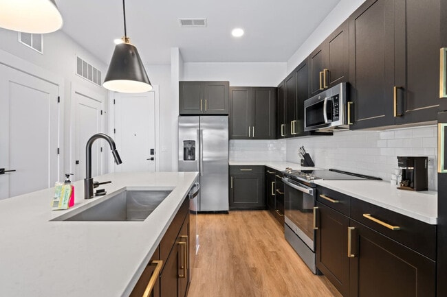 Foto del edificio - 801 N Mac Dill Ave