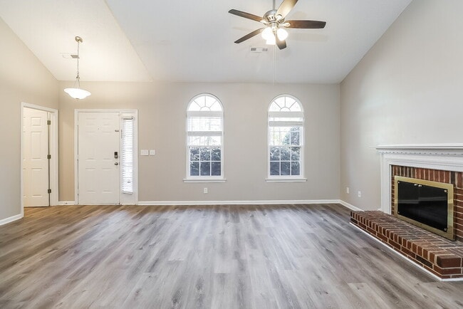 Building Photo - 7405 Chidley Dr