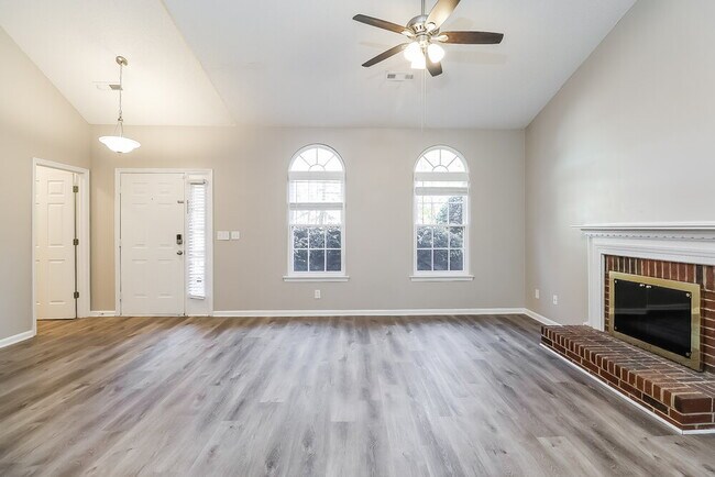 Foto del edificio - 7405 Chidley Dr