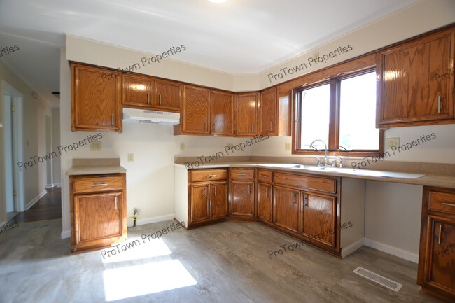 Building Photo - 1118 Krings Ln