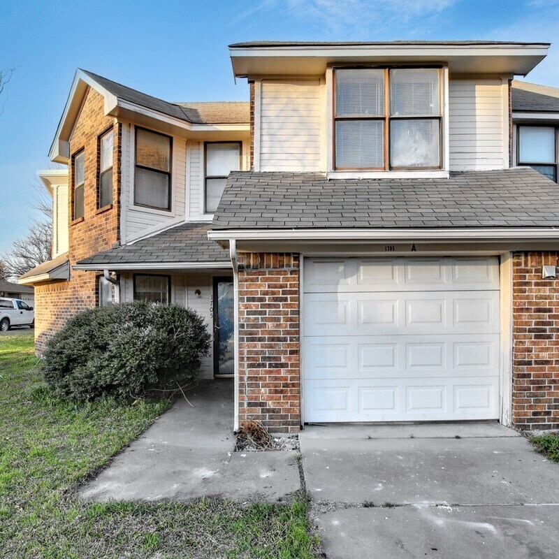 Primary Photo - 1705 La Salle Dr