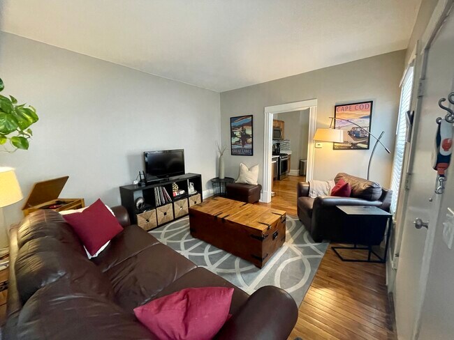 Foto del edificio - 2807 Grand Ave S