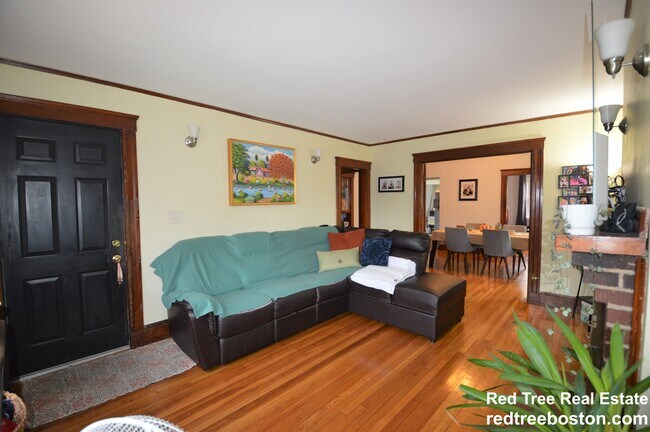 Building Photo - 49 Rogers Park Ave