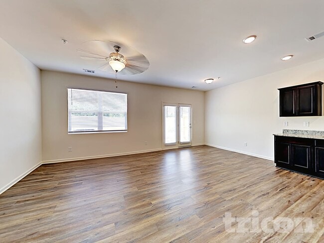 Foto del edificio - 11946 Fuller St