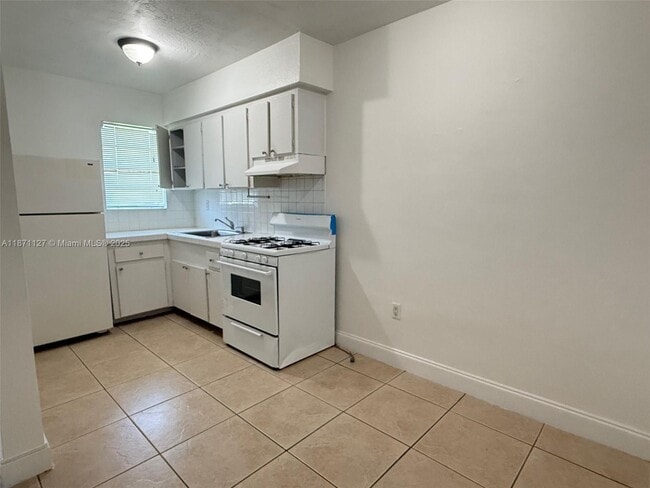 Building Photo - 4300 SW 67th Ave