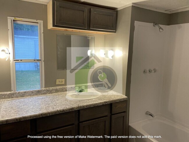 Foto del edificio - 2 Bed, 1 Bath Home. Move-in Ready!