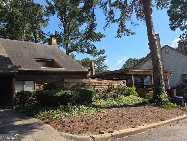 Foto del edificio - 76 Willowick Dr