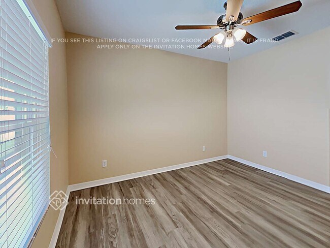 Foto del edificio - 6804 Gideon Cir