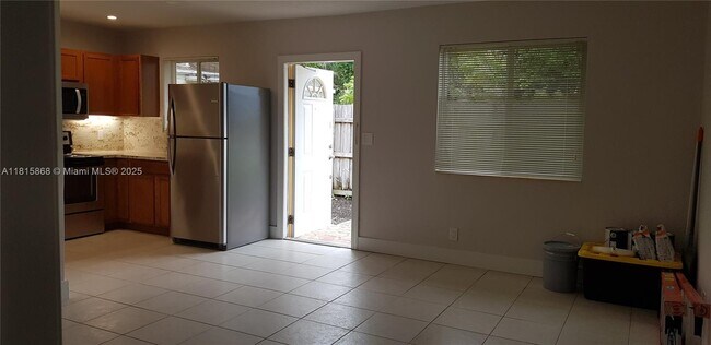 Foto del edificio - 818 SW 4th St