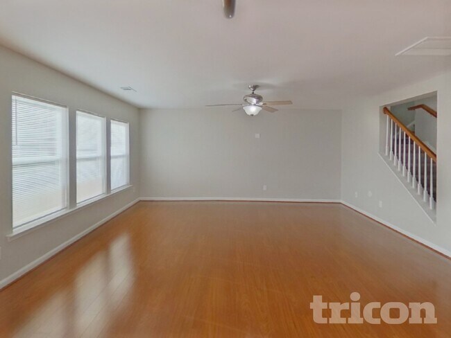 Foto del edificio - 11019 Kinnairds St