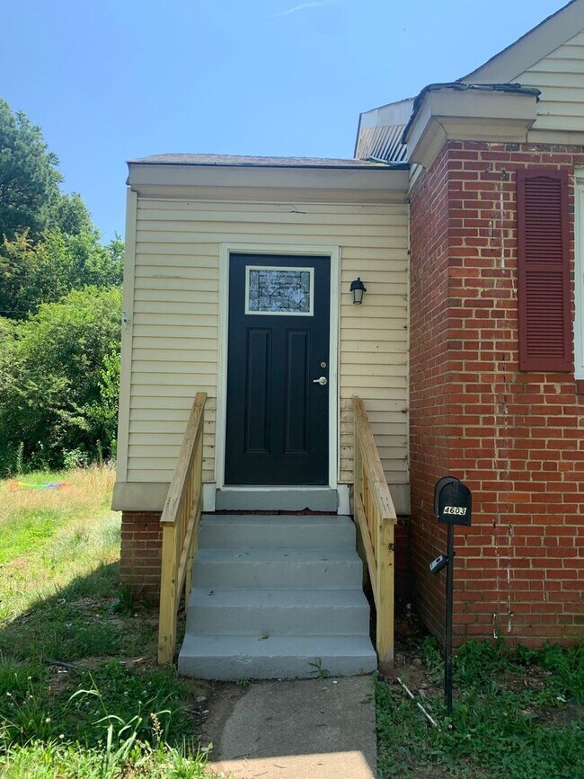 Building Photo - 4603 Eastover Ave